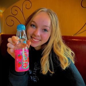 Meet your Posher, Alexis